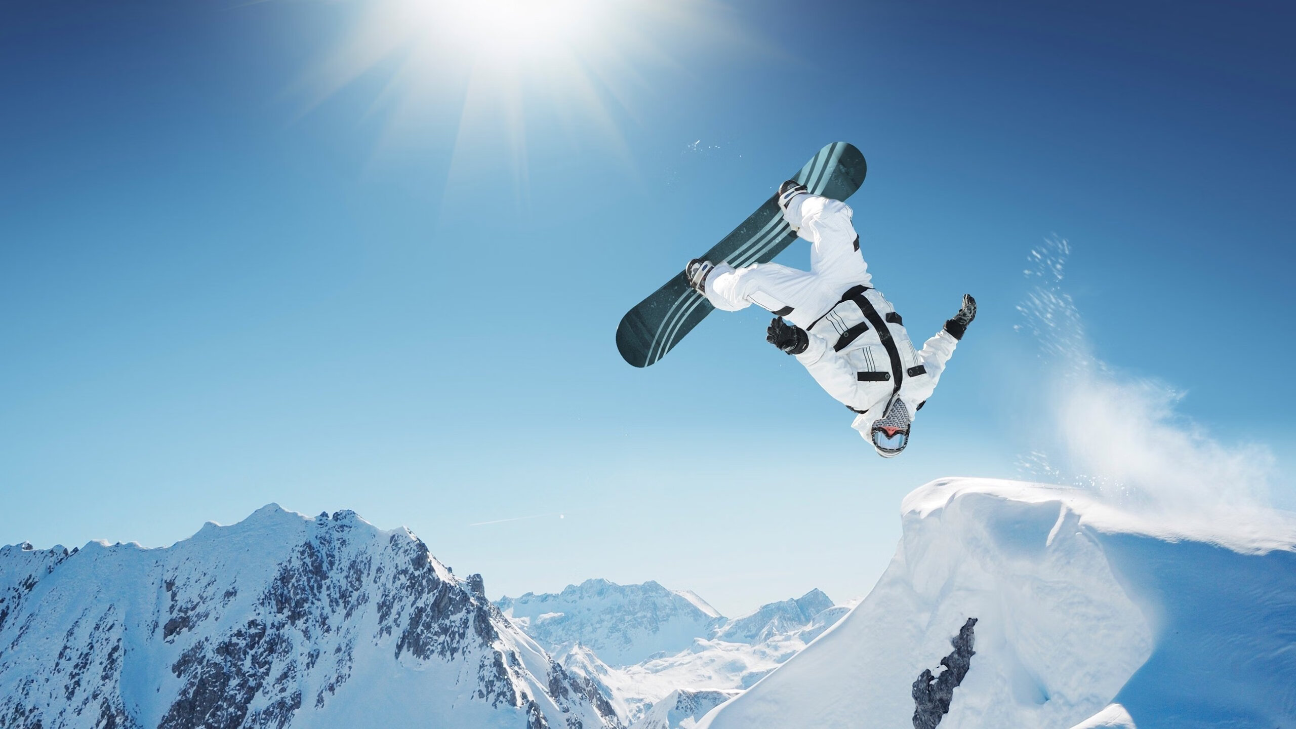 日本水球队小组赛胜负一路紧咬，日本选手水球比赛